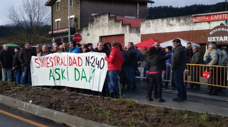 N-240 errepidean ematen den ezbehar-kopuru altua salatzeko ekintza