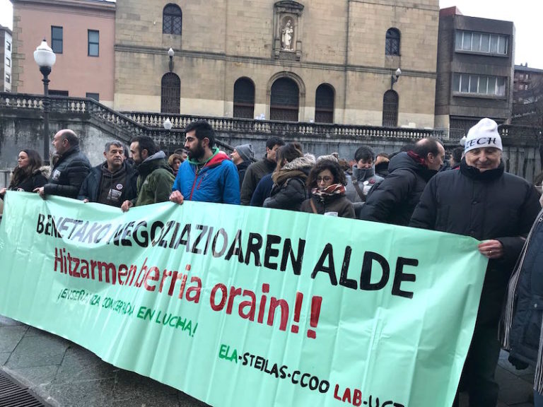 Benetako negoziazioaren alde irten dira kalera gizarte ekimeneko ikastetxeetako langileak