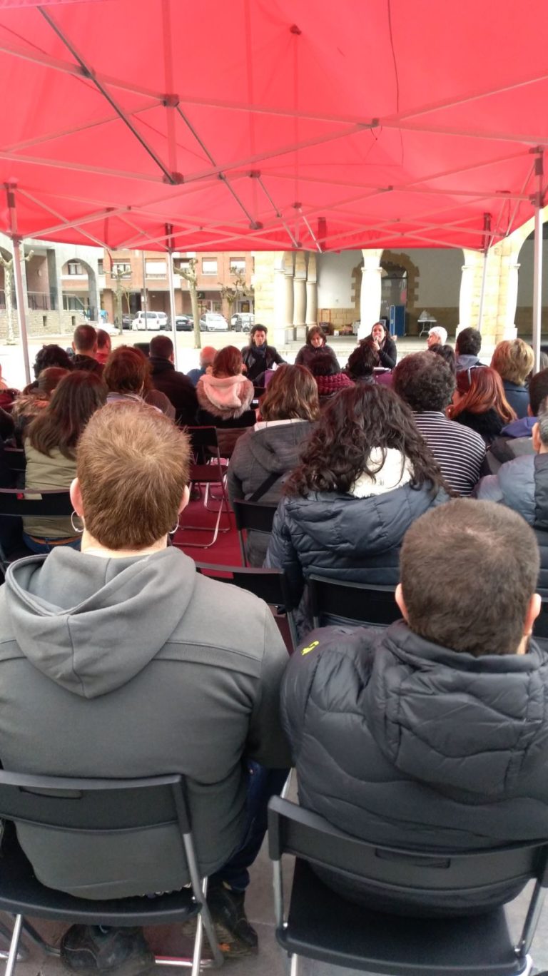 Charla organizada por la tarde.