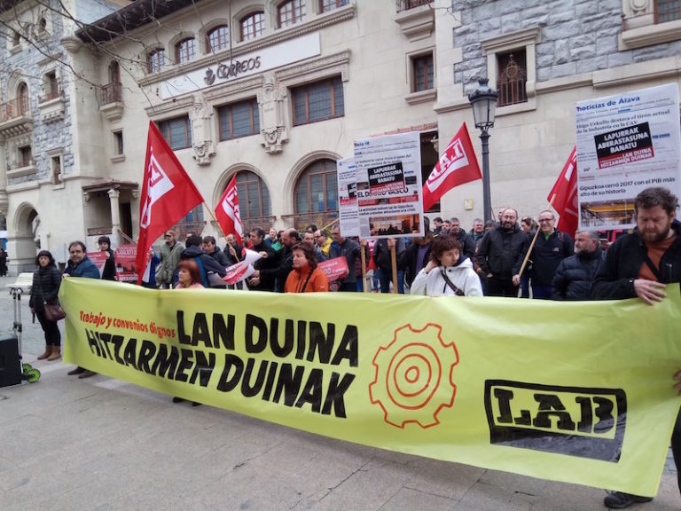 Arabako enpresarien elkartera ere eraman dugu industriaren egoeraren salaketa