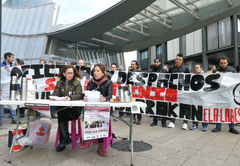 Las y los trabajadores de oficinas y despachos de Bizkaia convocan dos días de huelga, entre otras movilizaciones