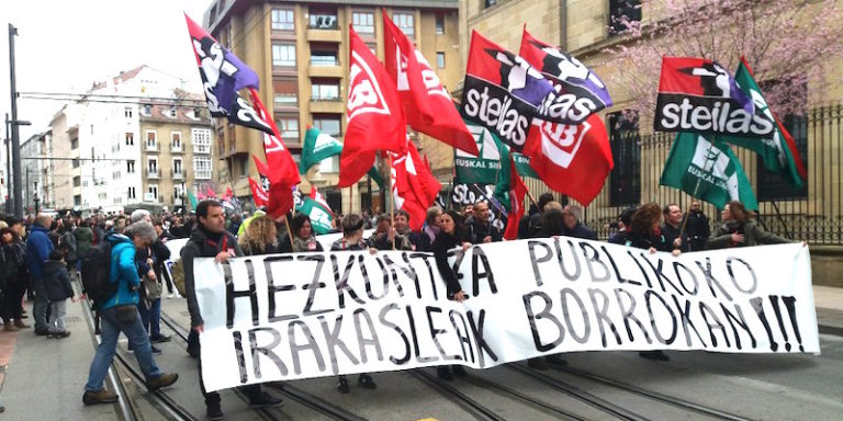 Seguimiento del 70% de la huelga del profesorado de la enseñanza pública no universitaria de la CAV