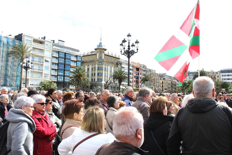 El PNV da aire, un año más, al PP