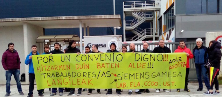La plantilla de Siemens-Gamesa en Aoiz se concentra contra el bloqueo en la negociación del convenio