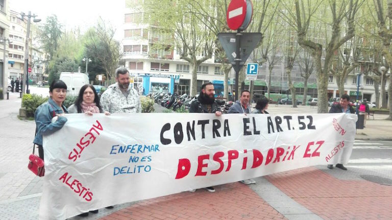 Exigen la readmisión del trabajador despedido por estar de baja en Alestis