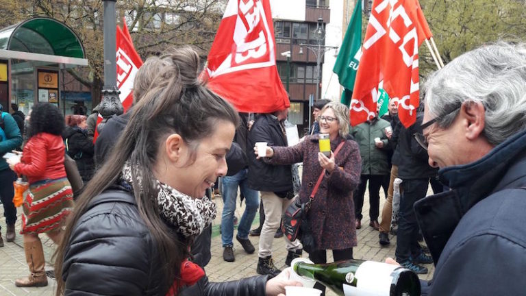 Enpresa azpikontratatuetako lan-baldintzak duintzen dituen kontratu publikoen lege bat lortu dugu Nafarroan