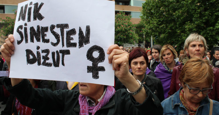 Toda nuestra solidaridad con todas las mujeres que este sistema capitalista, racista y hetorapatriarcal quiere condenar