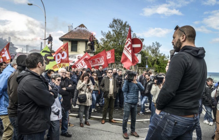 Ipar Euskal Herriko trenbideetako langileek grebekin jarraitzen dute