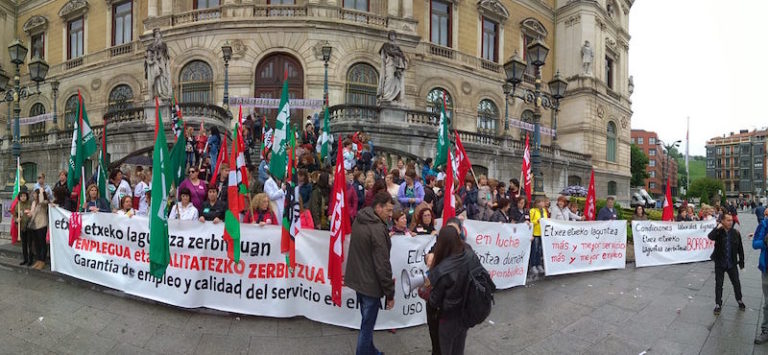 Bizkaiko etxez etxeko laguntza zerbitzuaren defentsan irten gara kalera