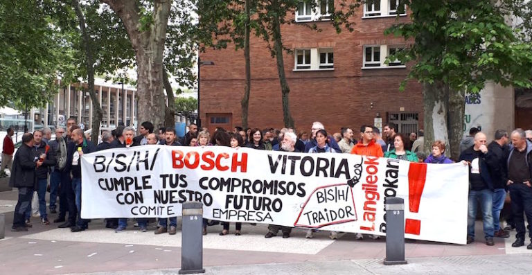 Gasteizko BSH Bosch enpresako langileek aurrera jarraitzen dute protestekin