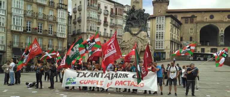 Mobilizazioekin jarraitzen dute Gasteizko kale garbiketako langileek, astebeteko grebaren atarian