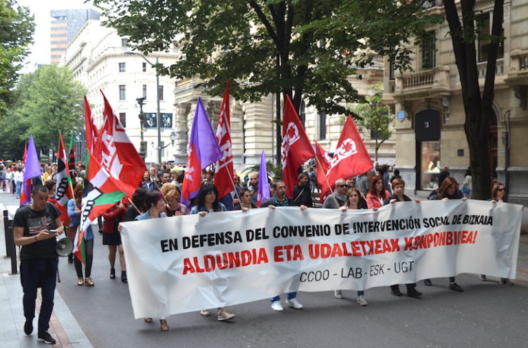 Kalitatezko lan baldintzak eta zerbitzuak aldarrikatu dituzte Eskuhartze Sozialeko esparruko langileek