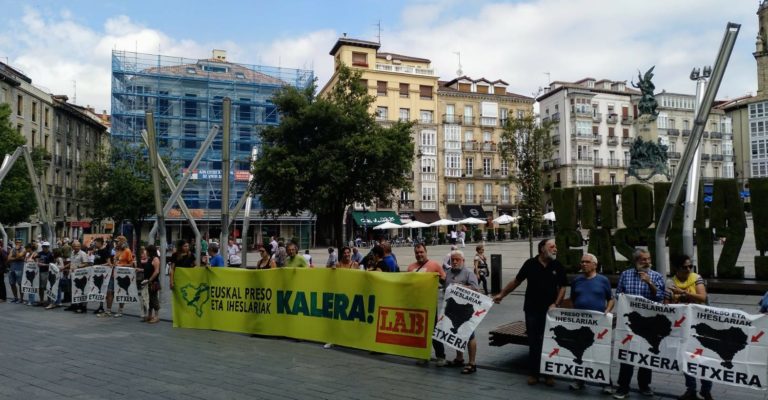 Euskal preso eta iheslarien kaleratzea eskatzeko mobilizazioak
