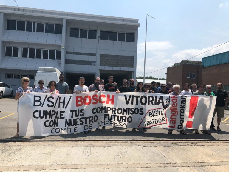 Concentración en BSH-BOSCH de Gasteiz para pedir transparencia