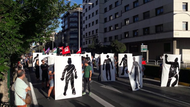 Etxera bizirik itzuli nahi dugula aldarrikatu dugu Iruñean