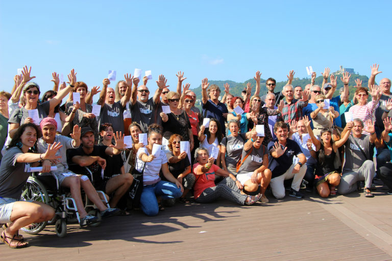 «¿Quieres que la ciudadanía vasca decida su futuro político por sí misma y libremente?»