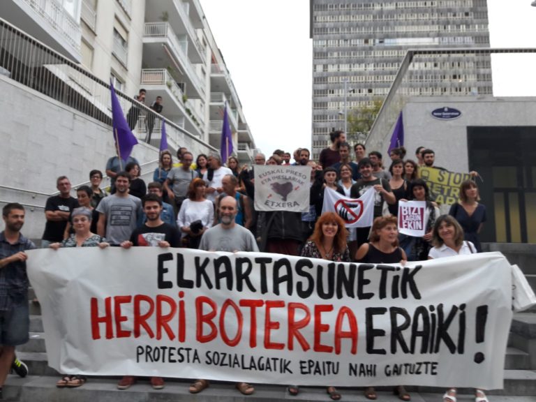 Bizitza Da Handiena dinamikako auzipetuei elkartasuna adierazi diegu