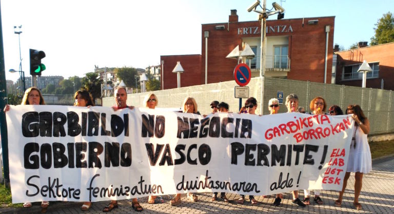 Aurrera darrai Gipuzkoako komisaria eta egoitza judizialen garbiketa sektorean deitutako grebak