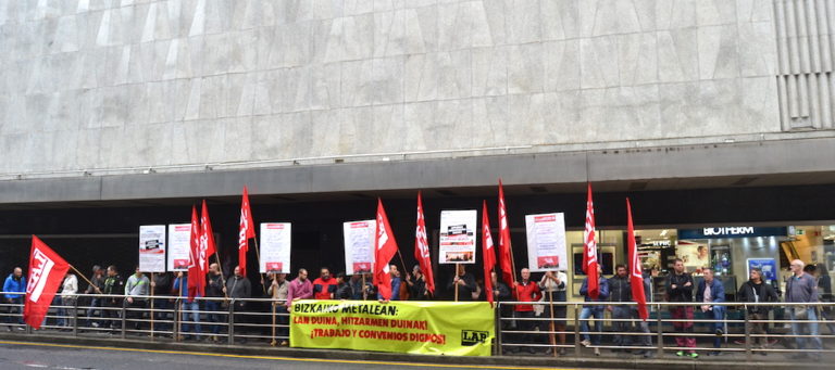Hemos exigido una vida digna y un convenio digno para las y los trabajadores del metal de Bizkaia