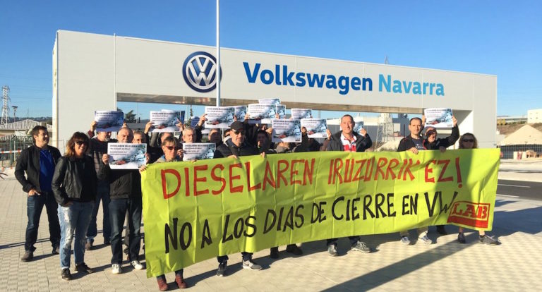 Nos hemos movilizado en contra de los 7 días de cierre anunciados por Volkswagen Navarra
