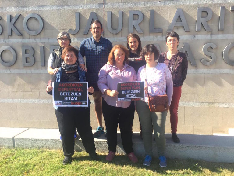 Denunciamos firmemente la actitud engañosa del Departamento Educación dirigido por Cristina Uriarte, y exigimos que cumpla de manera inmediata los acuerdos firmados