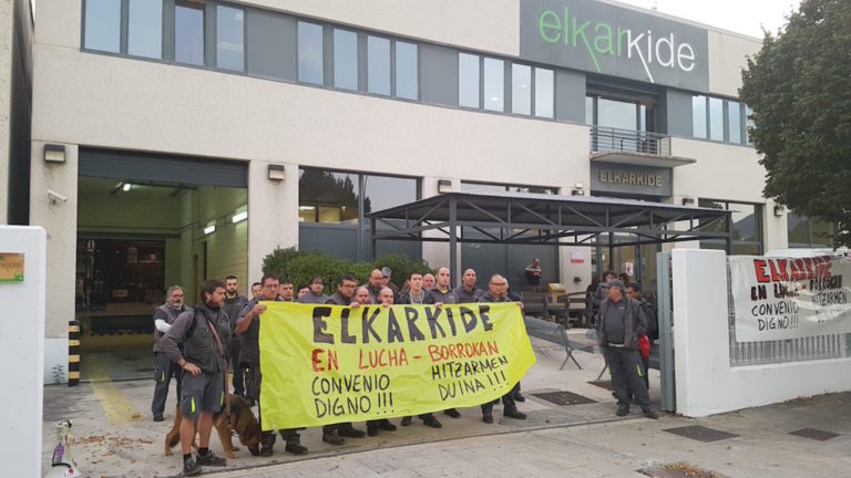 Egun osoko greba egin dute Elkarkideko langileek