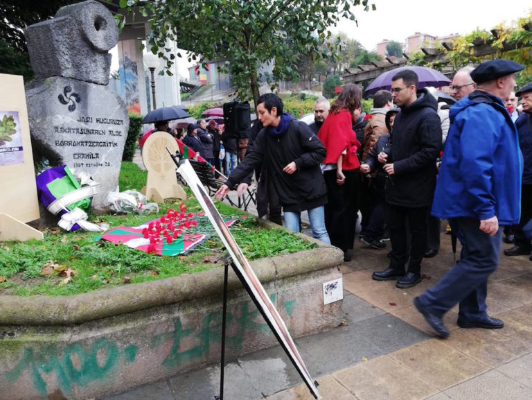 Santi Brouard eta Josu Muguruza gogoan izan ditugu