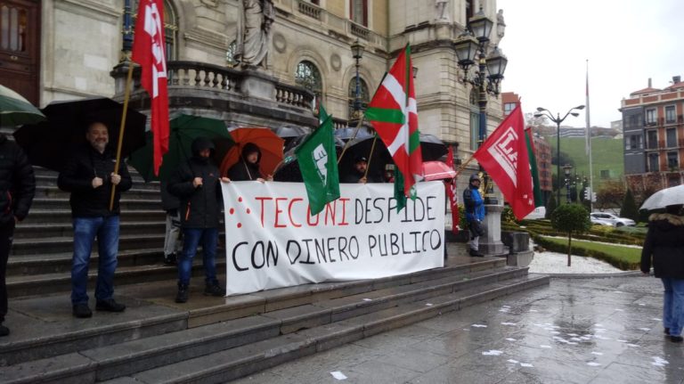 Tecuniko langileek greba egin dute kaleratze arriskuen aurrean