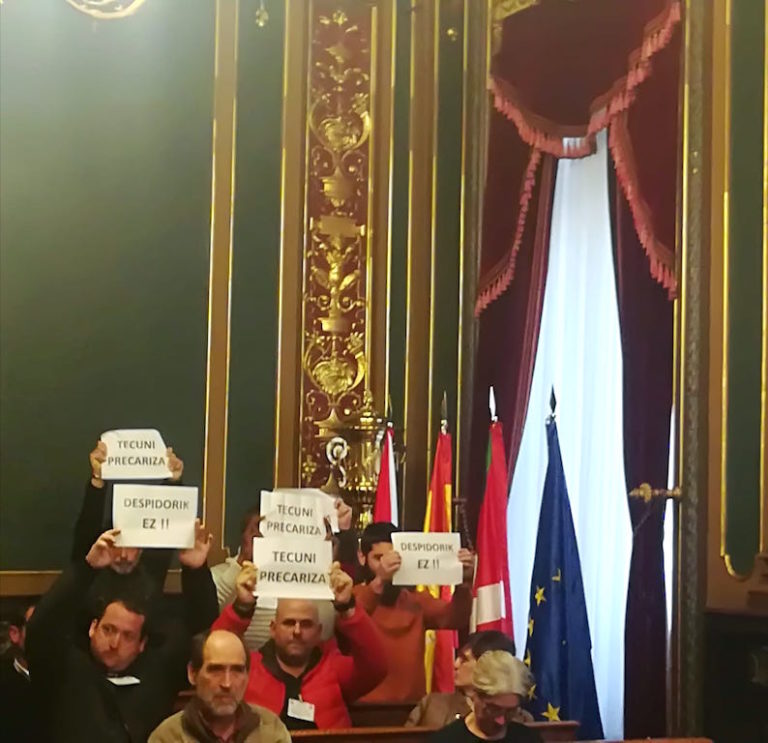 Tecuniko langileek Bilboko udalbatzarrera eraman dituzte euren aldarrikapenak