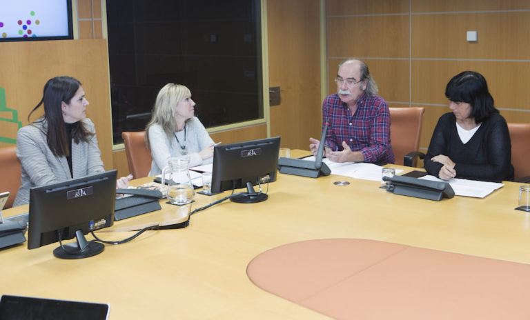 La sesi&oacute;n de hoy (Fotograf&iacute;a: Eusko Legebiltzarra).