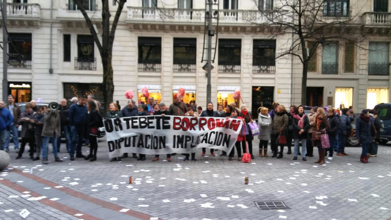 Garbialdiko langileen protestek aurrera jarraitzen dute