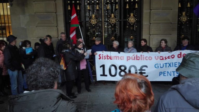 El Área de Mayores y Pensionistas del sindicato considera inaceptable que el Gobierno Vasco mantenga los recortes en la RGI para pensionistas