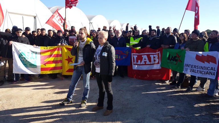 Los huelguistas de Huerta de Peralta agradecen el apoyo internacional y denuncian otra actuación violenta de la Policía Foral