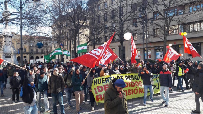 Helburu guztiak lortu arte borrokan jarraituko dutela berretsi dute Huerta de Peraltako grebalariek, Iruñean
