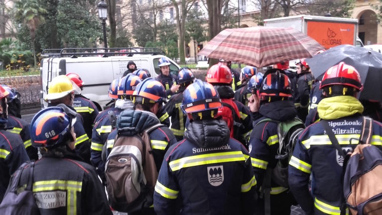 Iñaki Igerategi bere suhiltzaile postura itzultzeko eskatu diote Markel Olanori