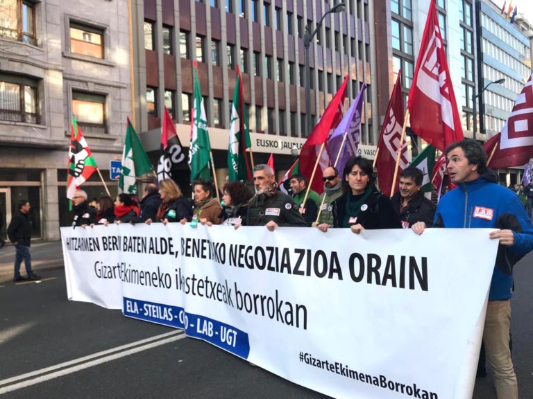 La huelga en los centros de enseñanza de iniciativa social ha tenido un amplio seguimiento, a pesar del intento del Gobierno Vasco por  invisibilizar la huelga mediante la ampliación de los servicios mínimos