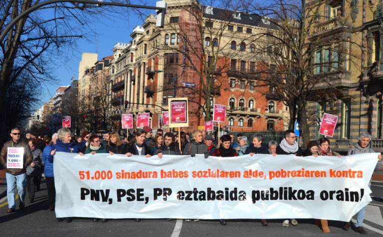 [IRITZIA]: «EAJk, PSEk eta PPk umezurtz utzi dituzte pobrezia eta bazterketa sozialaren kontrako 51.000 ahots»