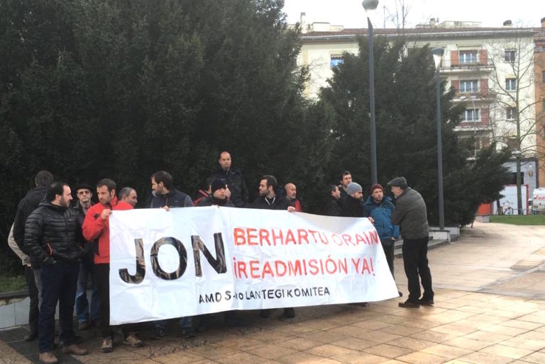 Trabajadores de Arcelor de Legasa piden la readmisión del compañero despedido ante el Departamento de Trabajo