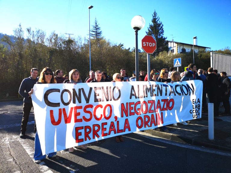 Gipuzkoako elikagaien eta merkataritzako hitzarmenaren defentsan mobilizatu gara Irunen