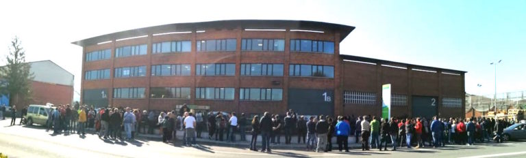 El comité de empresa muestra su satisfacción ante el seguimiento del primer día de huelga de Lantegi Batuak