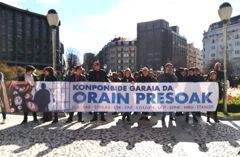 Presoen eskubideen defentsan mobilizatu gara gaur Bilbon, eta, bihar, larriki gaixo daudenen alde irtengo gara kalera