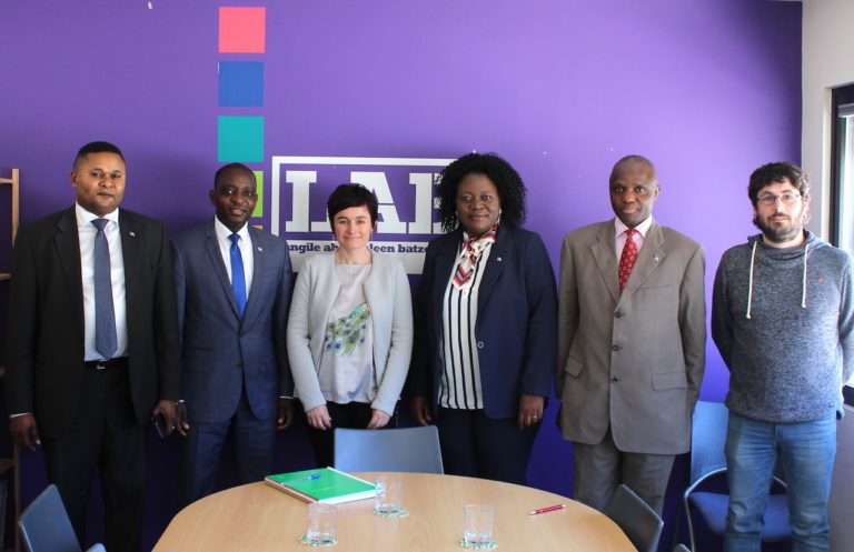 Nos hemos reunido con representantes del Consejo de Gobierno de Ambazonia para conocer de primera mano la brutal represión que padece el territorio