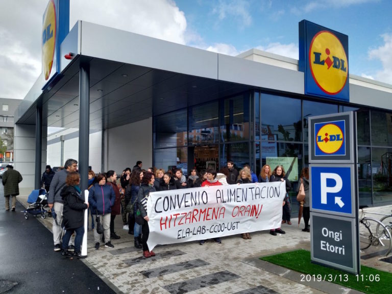 Gipuzkoako elikagaien eta merkataritzako hitzarmenaren defentsan mobilizatu gara Oreretan, Irunen, Hernanin eta Arrasaten