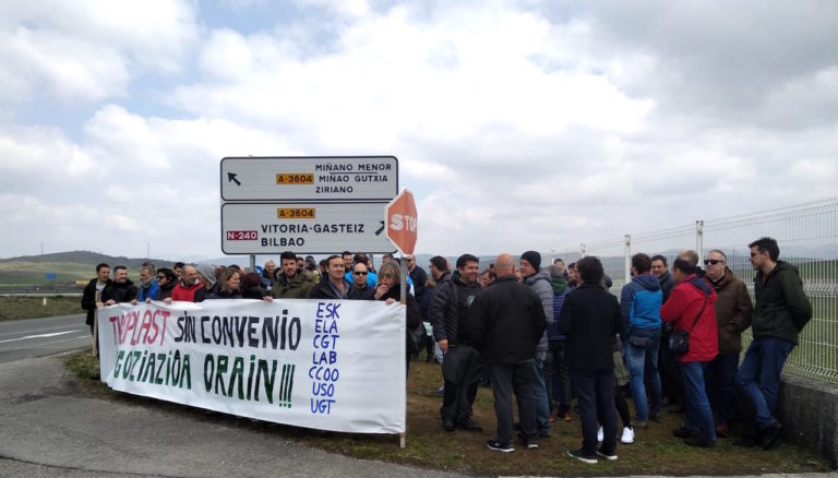 La plantilla de Tuboplast denuncia que lleva 16 meses sin convenio