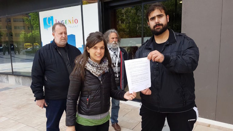 Hemos registrado un escrito en Iruñea, junto al sindicato SAT, para exigir que se respeten los derechos de las y los trabajadores contratados para la cosecha de temporada