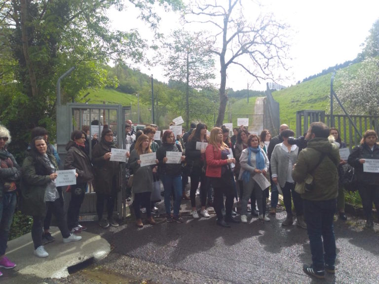 Ibaiondoko langileak pairatutako erasoak salatzeko mobilizatu dira