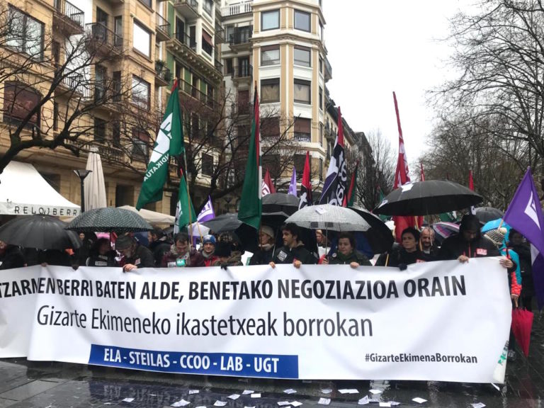 Patronalei eta Hezkuntza sailari arduraz jokatzeko eskatzen diegu Gizarte Ekimeneko ikastetxeen gatazkan