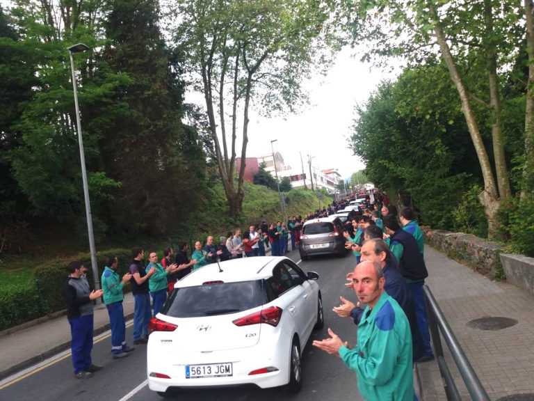 Amiantoaren ondorioz hildako Felix Vazquezi azken agurra eman diote Irungo CAFeko langileek