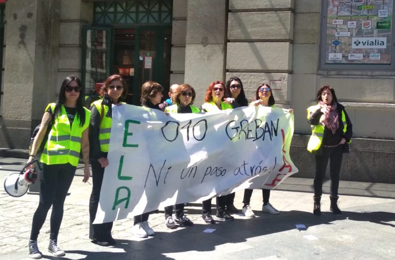 Bilboko Udalaren 010 zerbitzuko langileek aurreikusitako lau greba egunetatik lehena egin dute gaur