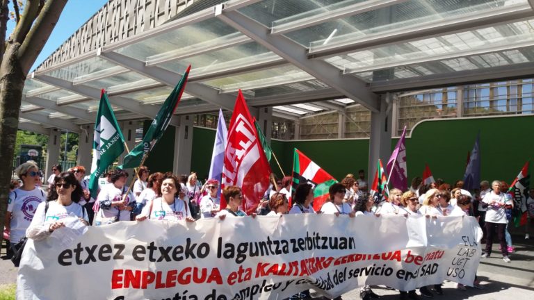 Bizkaiko Etxez Etxeko Laguntza Zerbitzuko langileek grebari ekin diote
